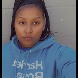 Meet your Posher, Gabriella